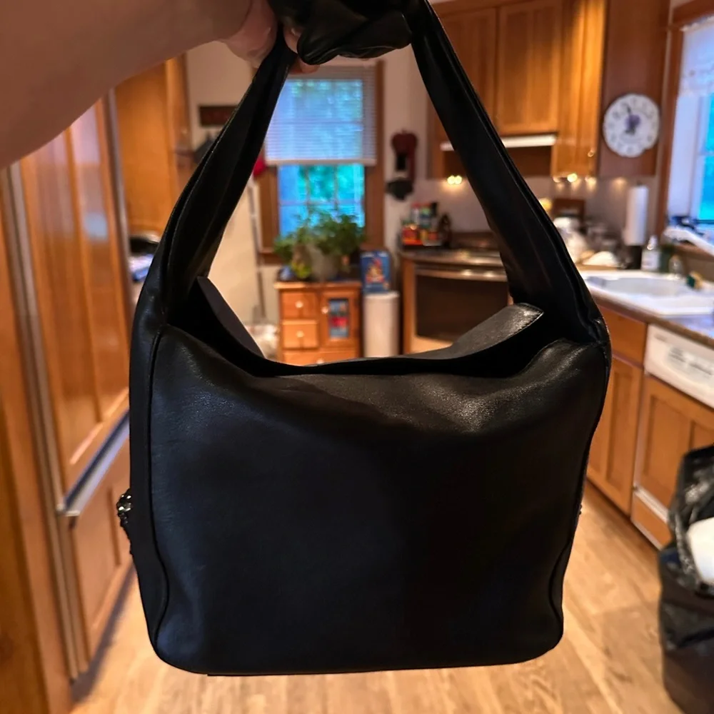 Versace Black Leather Knot-Handle hobo. Shoulder bag
